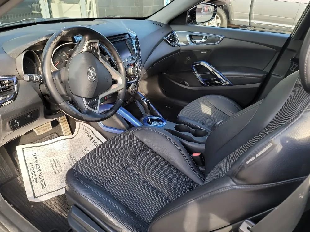 Used 2013 Hyundai Veloster w/ Style Pkg image 34