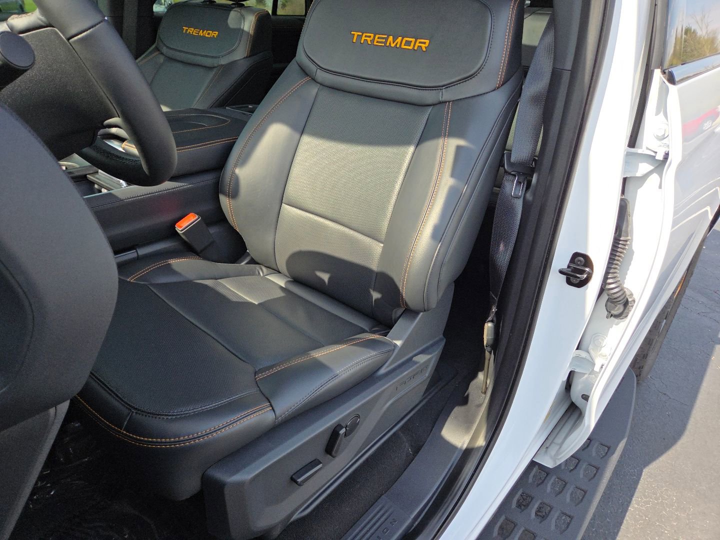 Used 2025 Ford Expedition Tremor image 22