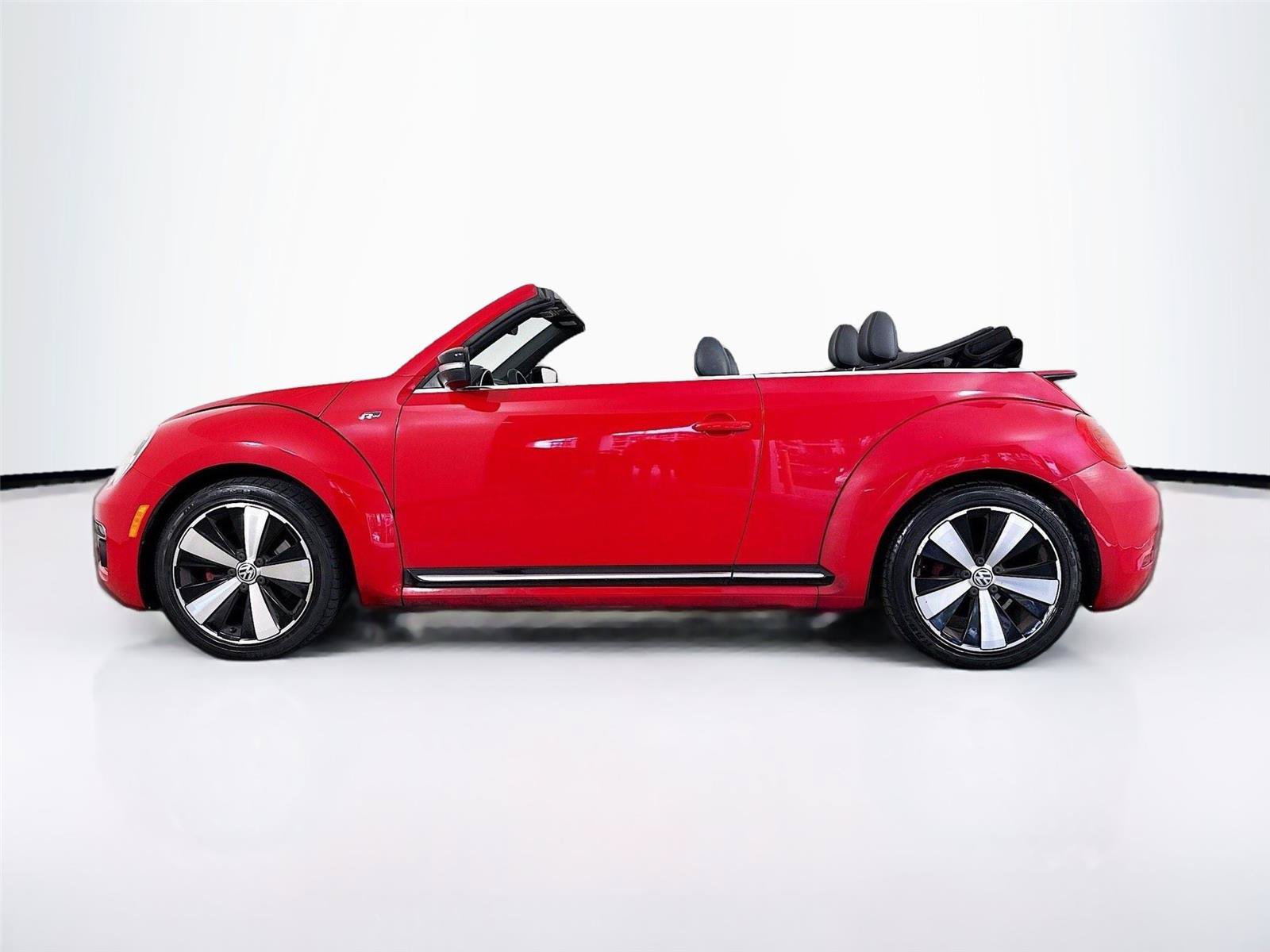 Used 2015 Volkswagen Beetle R-Line FWD image 4