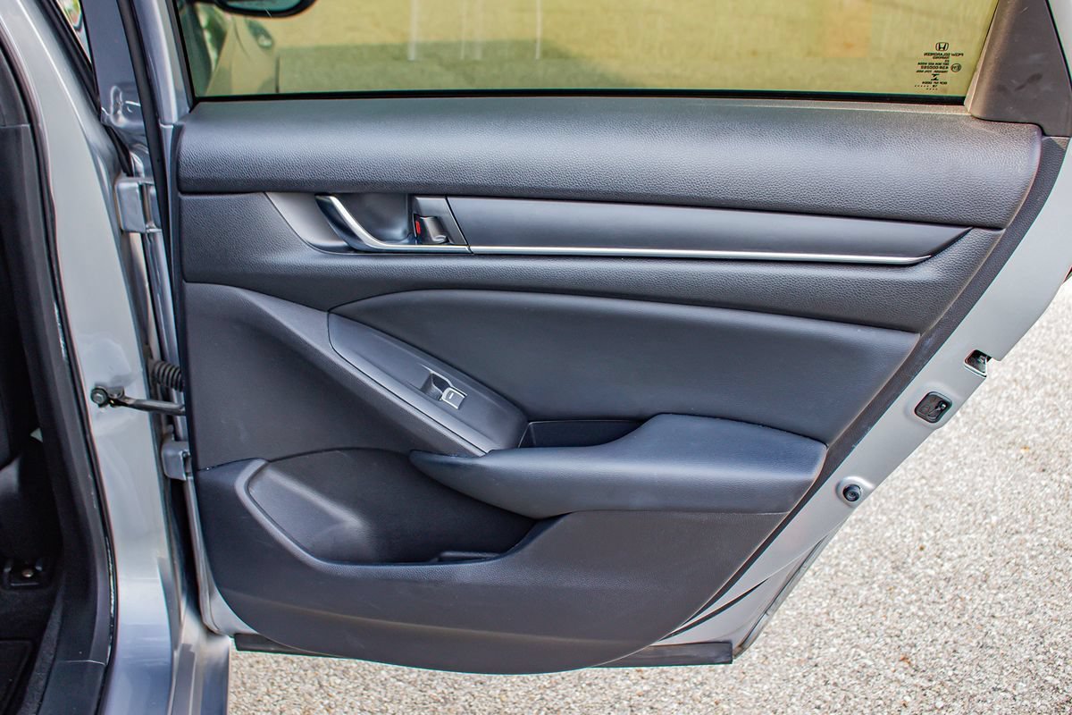 Used 2018 Honda Accord Sport image 18