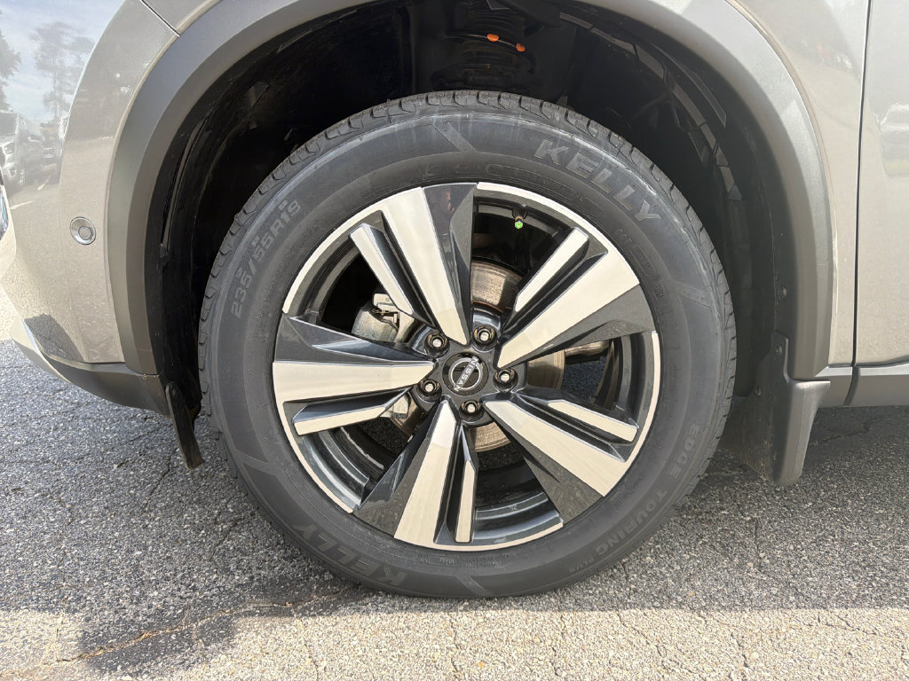 Used 2023 Nissan Rogue Platinum w/ Platinum Premium Package FWD image 11