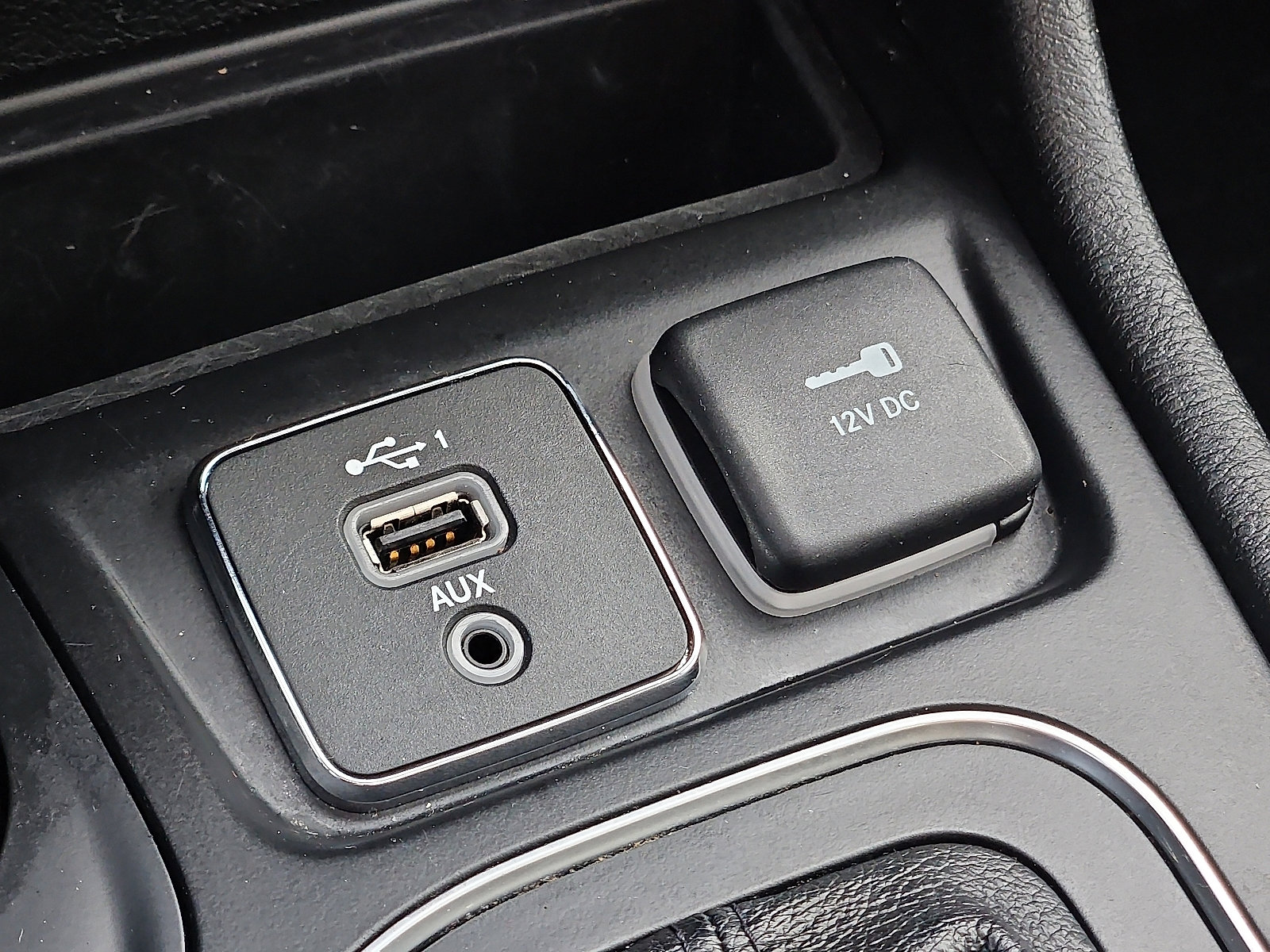 Used 2021 Jeep Cherokee Latitude Lux 80th Anniv w/ Quick Order Package 26U 80TH image 25