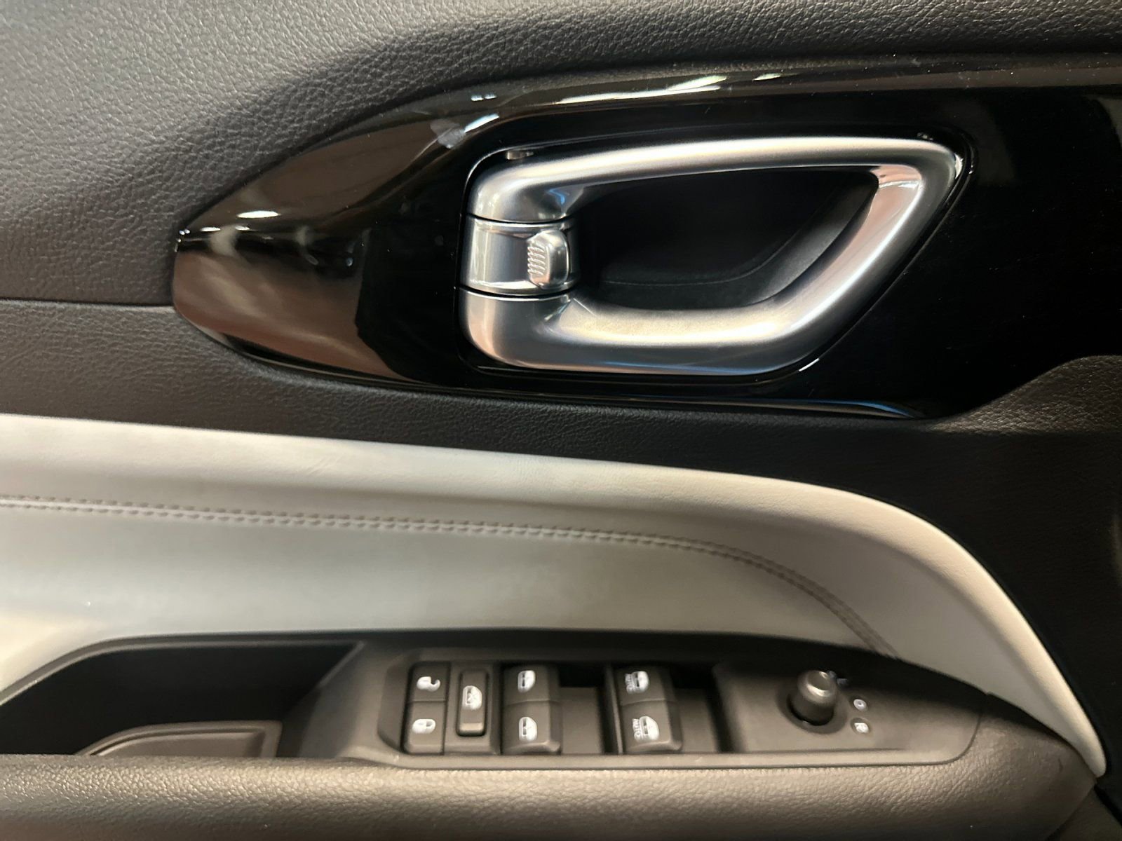 New 2026 Jeep Compass Limited image 10