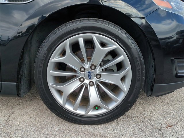 Used 2019 Ford Taurus Limited image 11