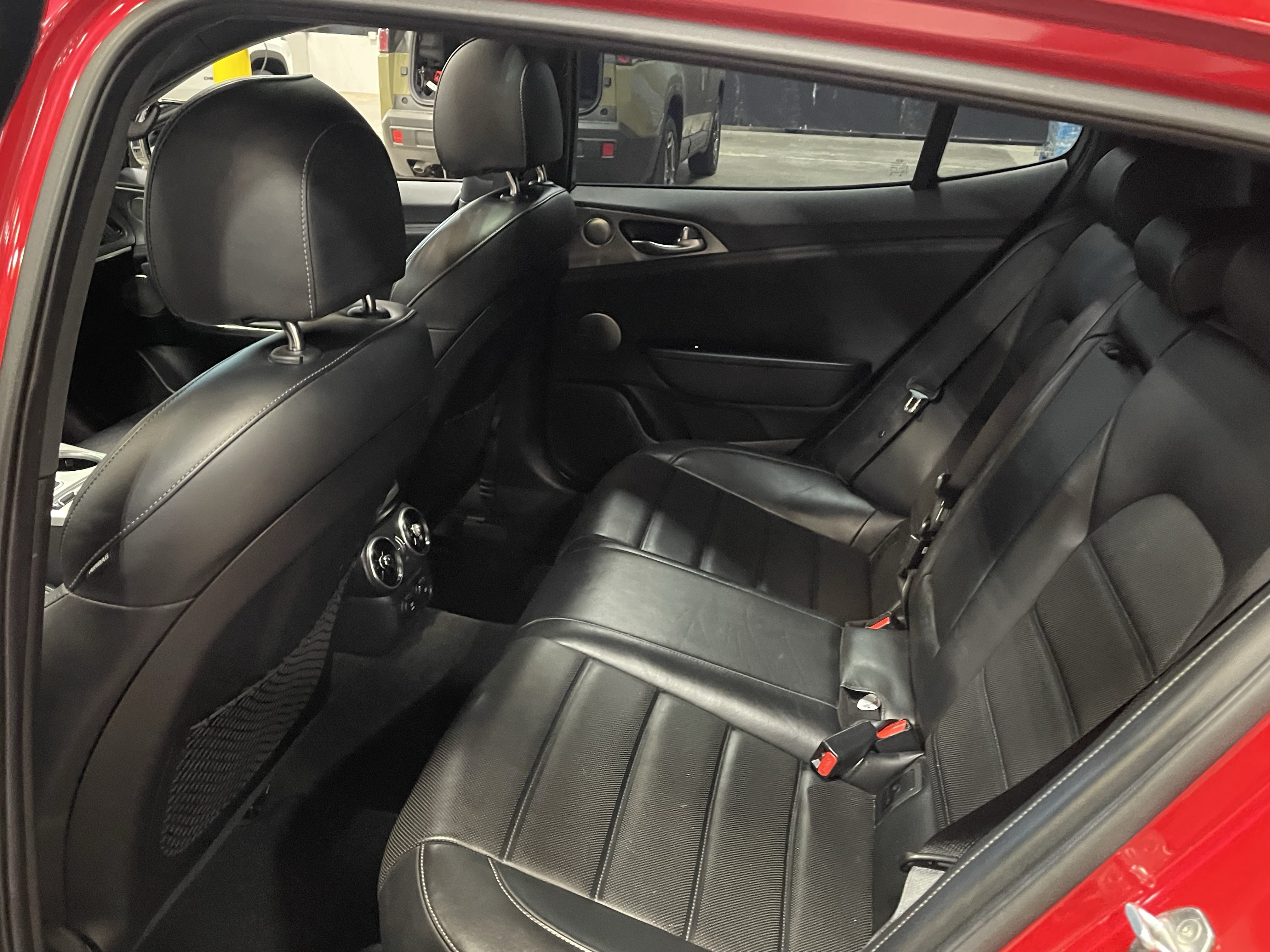 Used 2018 Kia Stinger GT2 AWD/4WD image 15