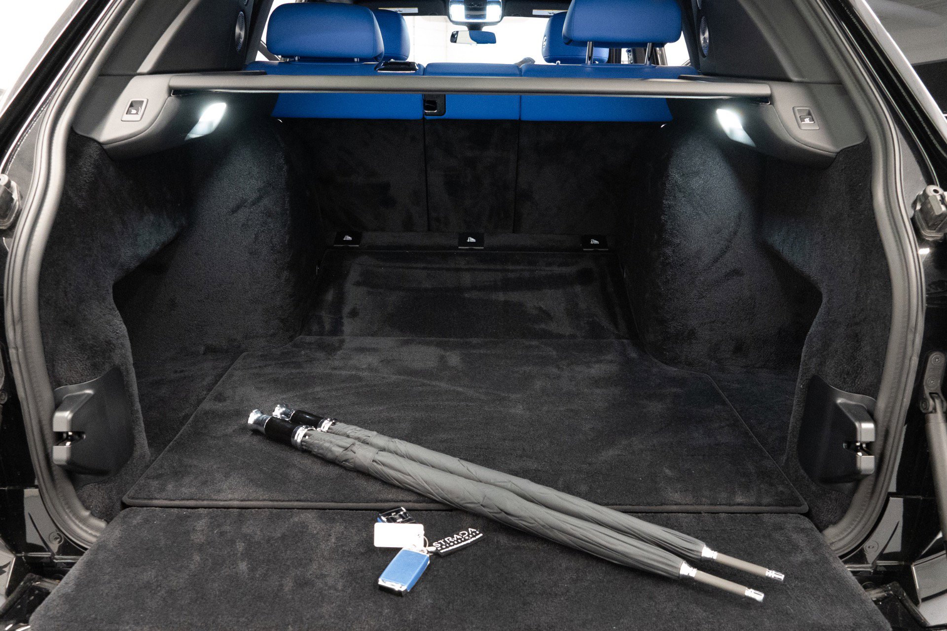 Used 2023 Rolls-Royce Cullinan Black Badge w/ Driver's Package image 31