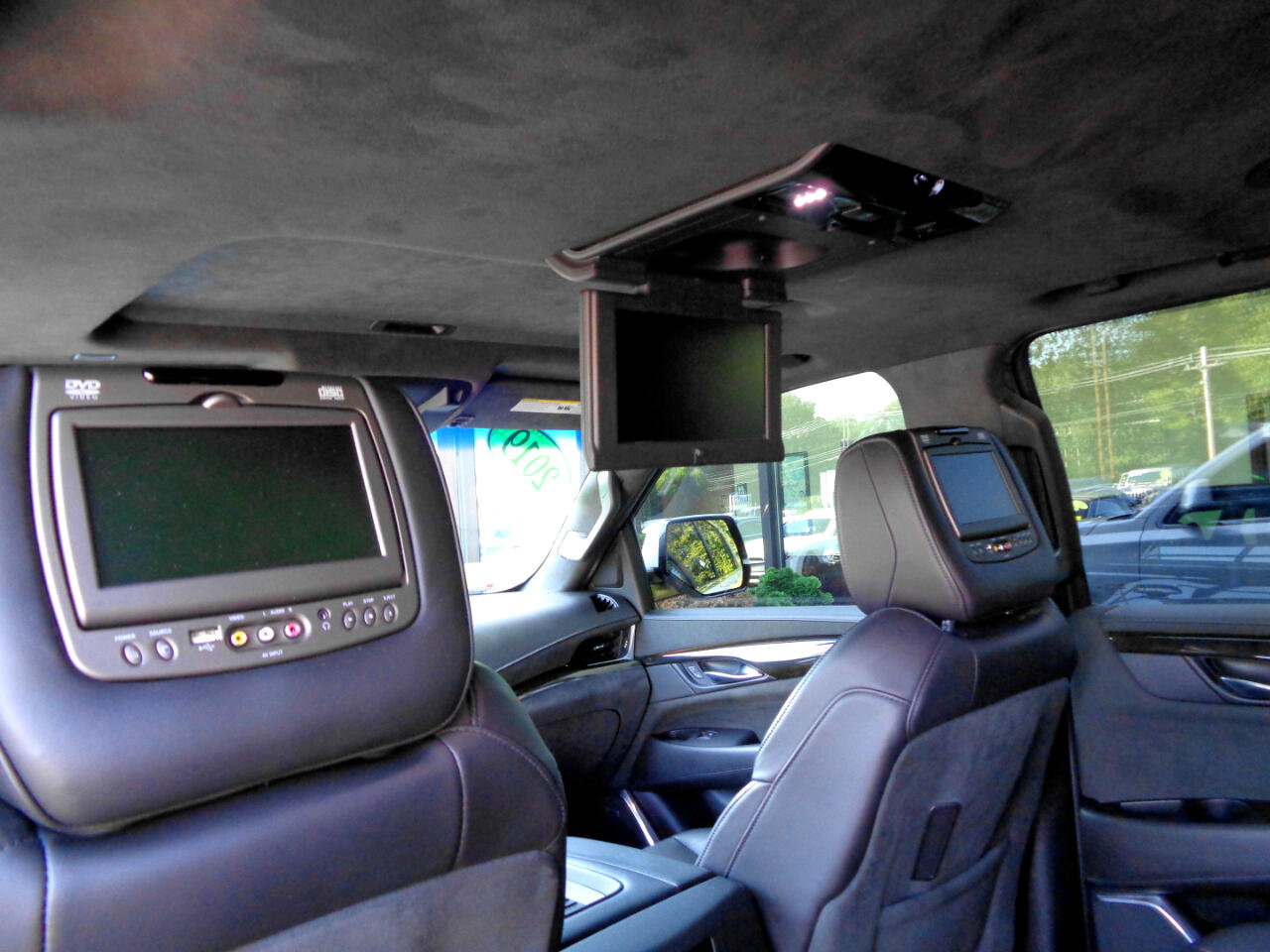 Used 2019 Cadillac Escalade ESV Platinum image 18