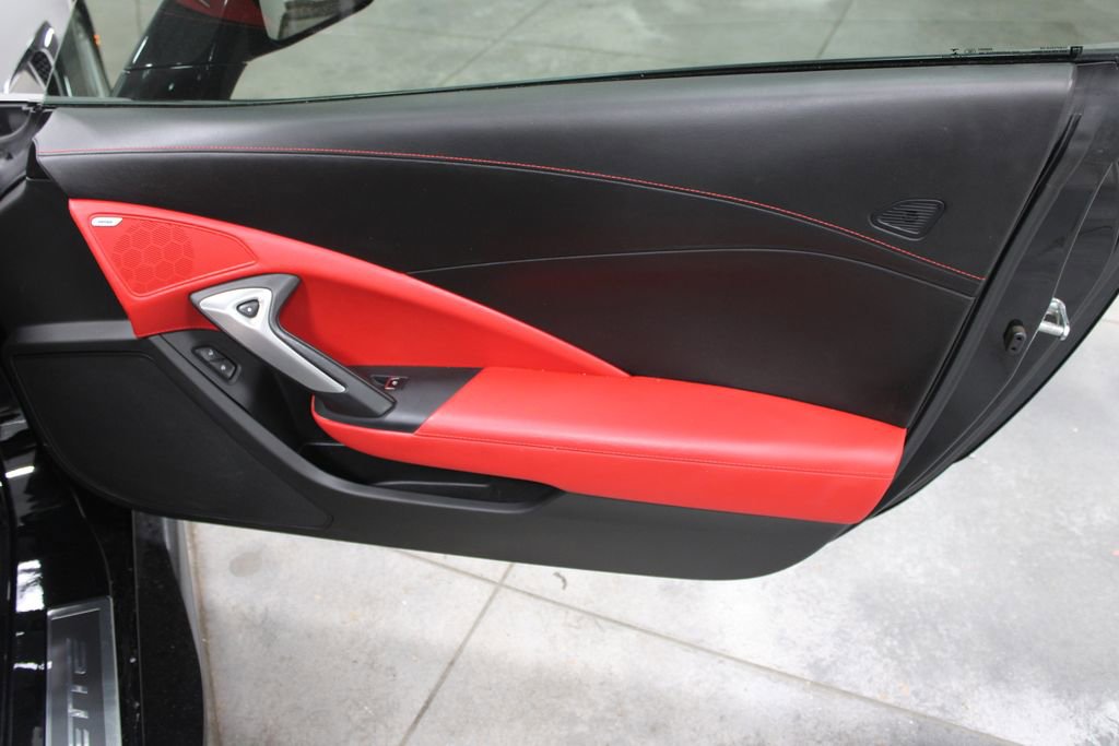 Used 2017 Chevrolet Corvette Stingray Coupe RWD image 28