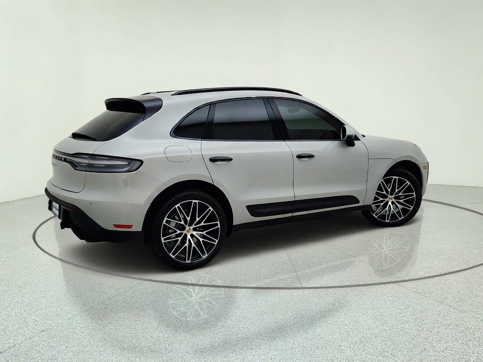 Used 2024 Porsche Macan S AWD/4WD image 8