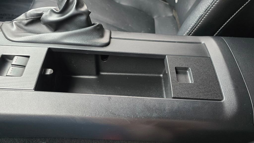 Used 2007 MAZDA MX-5 Miata Grand Touring w/ Premium Pkg image 32