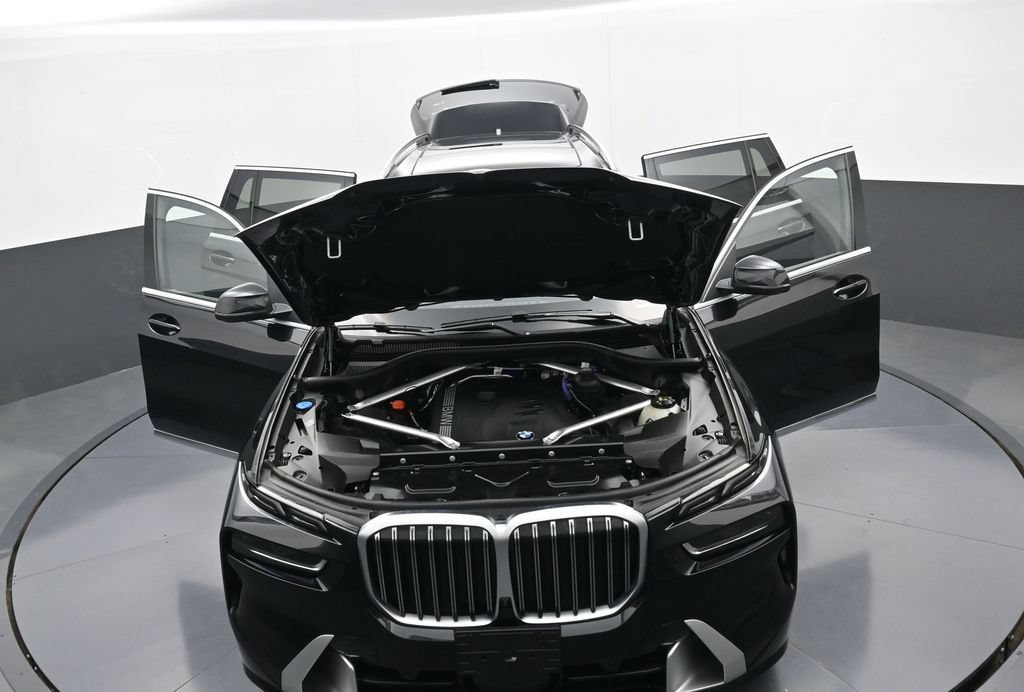 Used 2024 BMW X7 xDrive40i AWD/4WD image 41