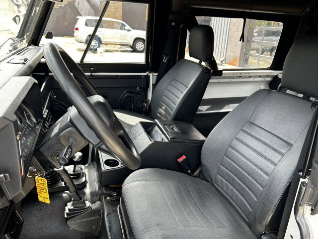 Used 1995 Land Rover Defender 90 AWD/4WD image 15