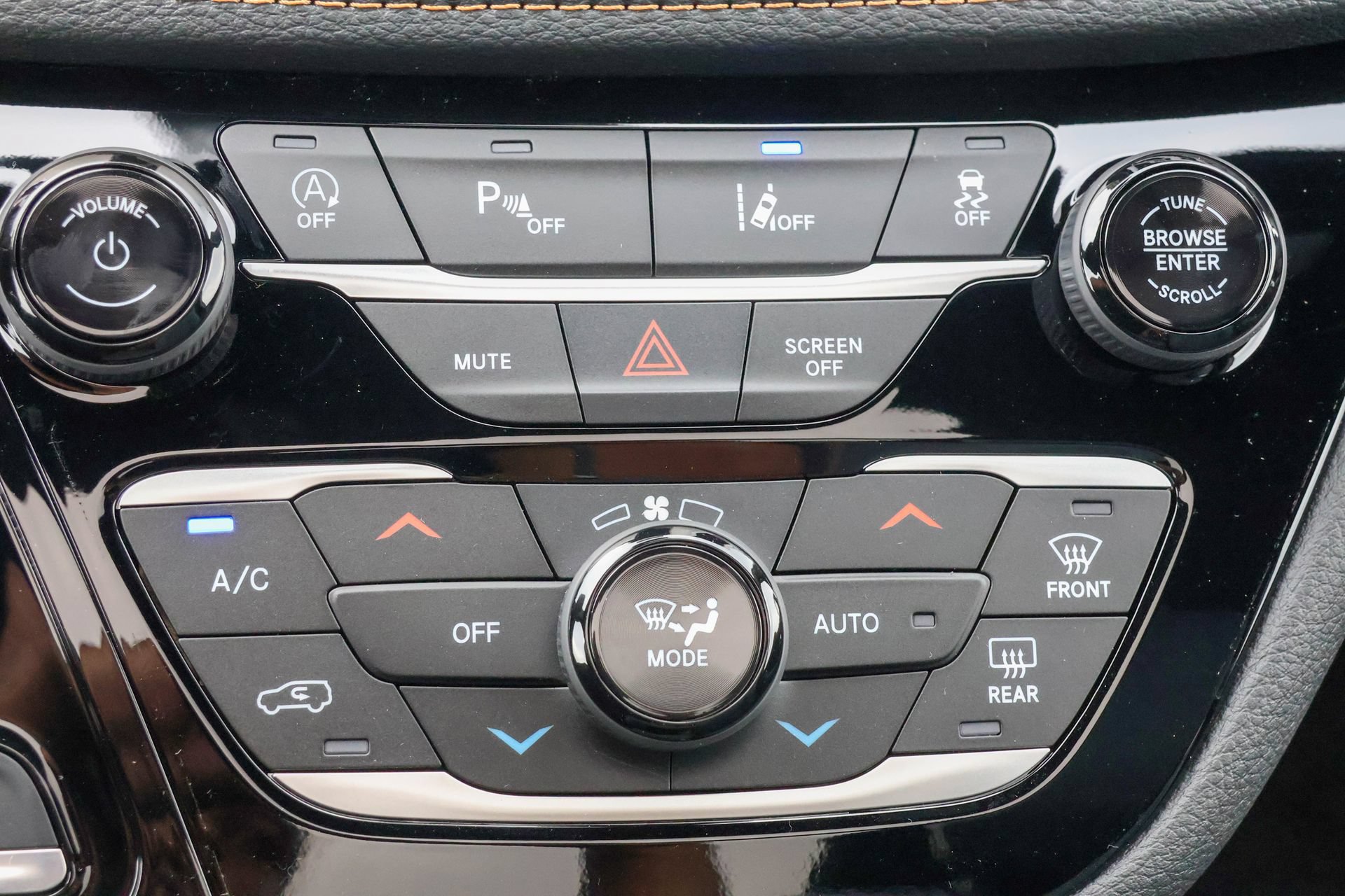 New 2027 Chrysler Pacifica Pinnacle w/ Theater Group AWD/4WD image 25