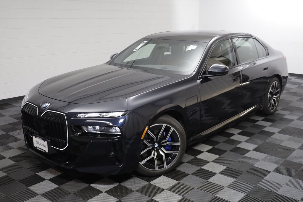Used 2026 BMW 750e xDrive w/ Executive Package AWD/4WD image 2