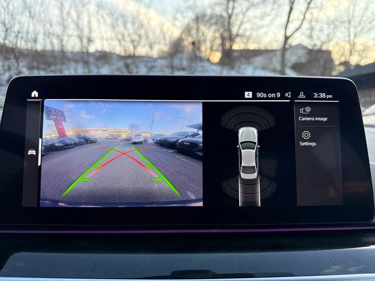 Used 2023 BMW 530e xDrive w/ Premium Package image 53