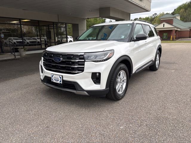Used 2025 Ford Explorer Active w/ Active Comfort Package RWD image 1