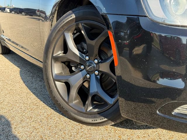 Used 2020 Chrysler 300 Touring w/ Sport Appearance Package image 2