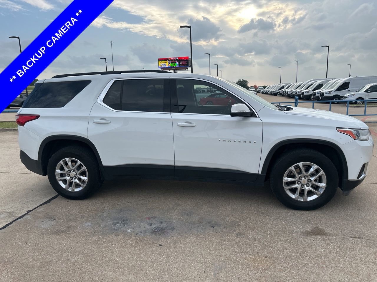 Used 2021 Chevrolet Traverse LT FWD image 6