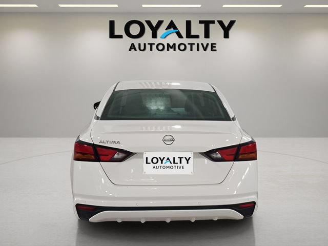 Used 2025 Nissan Altima 2.5 SV FWD image 4