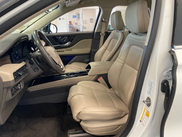Used 2020 Lincoln Corsair Reserve w/ Equipment Group 202A AWD/4WD image 16