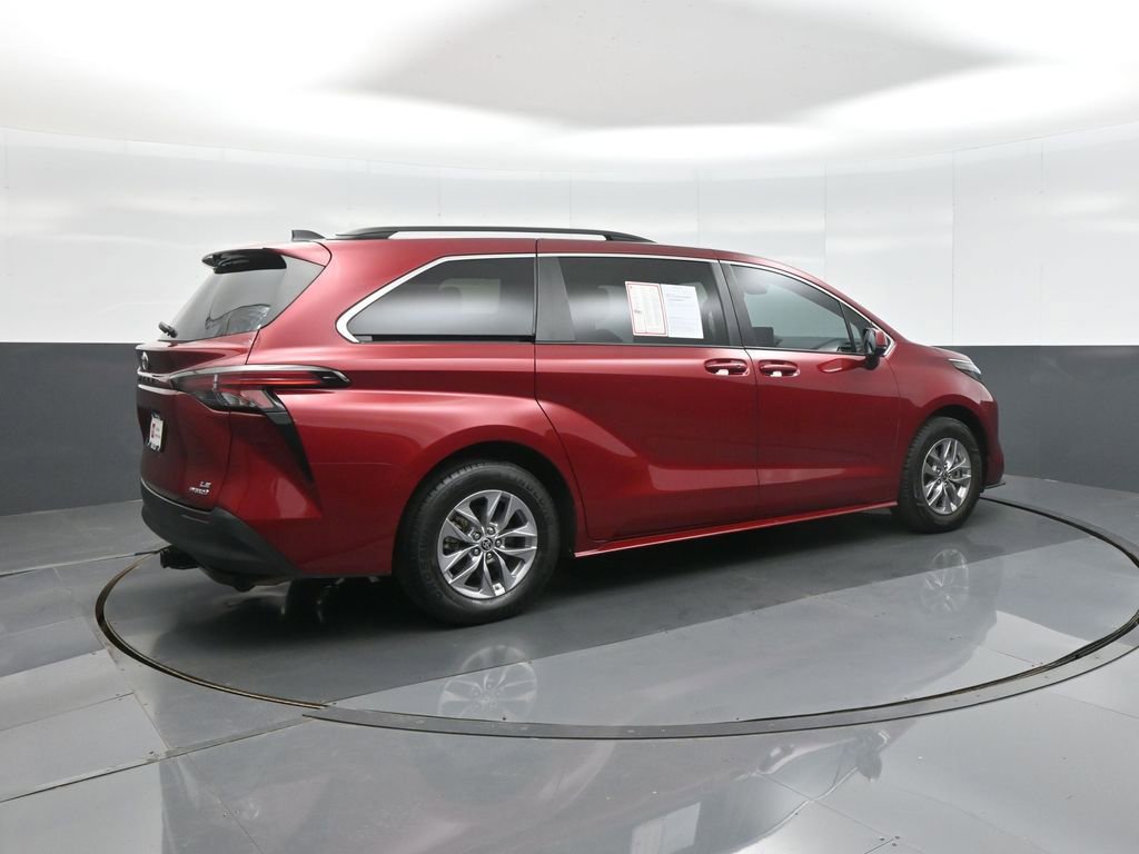 Used 2022 Toyota Sienna LE FWD image 7