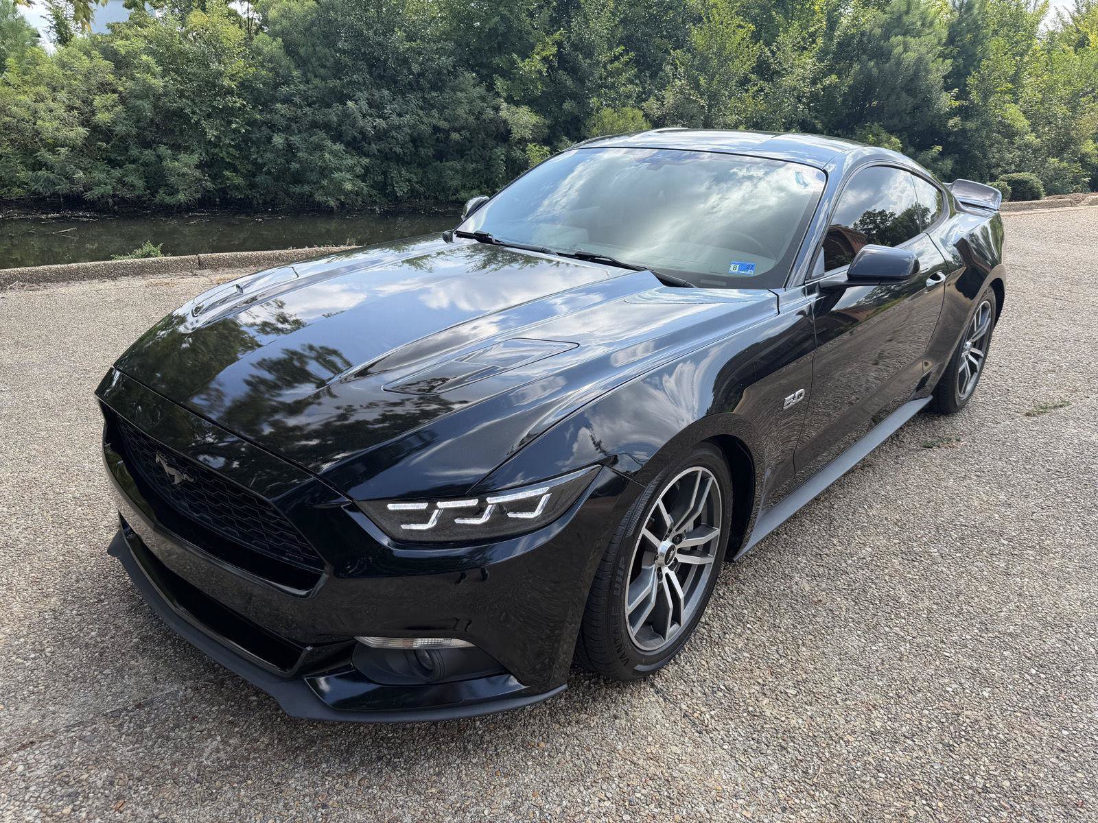 Used 2016 Ford Mustang GT RWD image 7