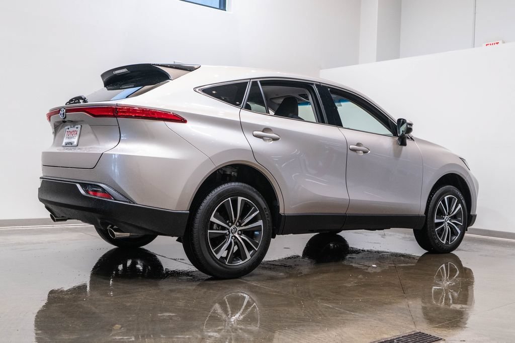 Certified 2024 Toyota Venza LE AWD/4WD image 9