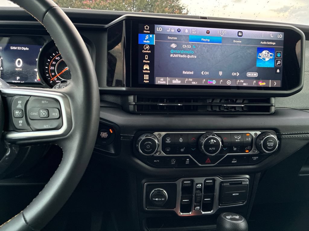 Used 2025 Jeep Wrangler Unlimited Sahara AWD/4WD image 26