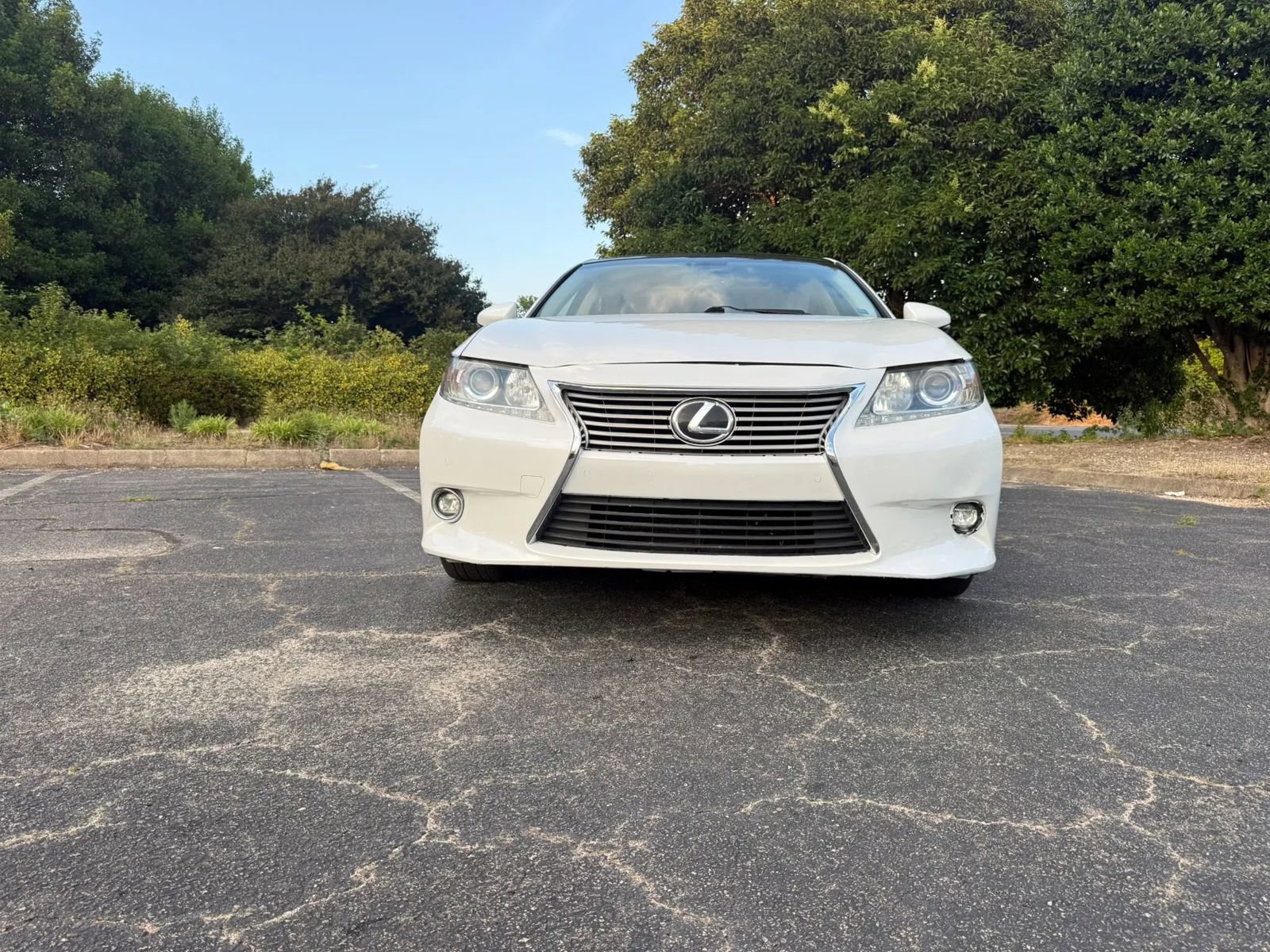 Used 2014 Lexus ES 350 w/ Ultra Luxury Package FWD image 3