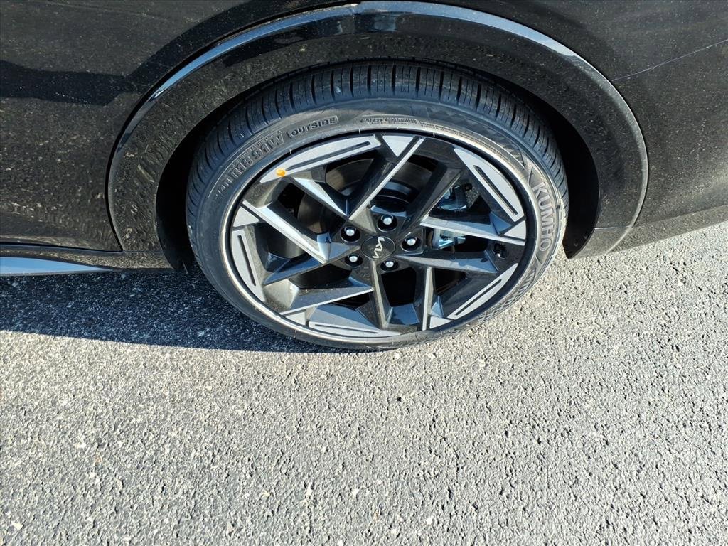 New 2025 Kia K4 GT-Line image 5