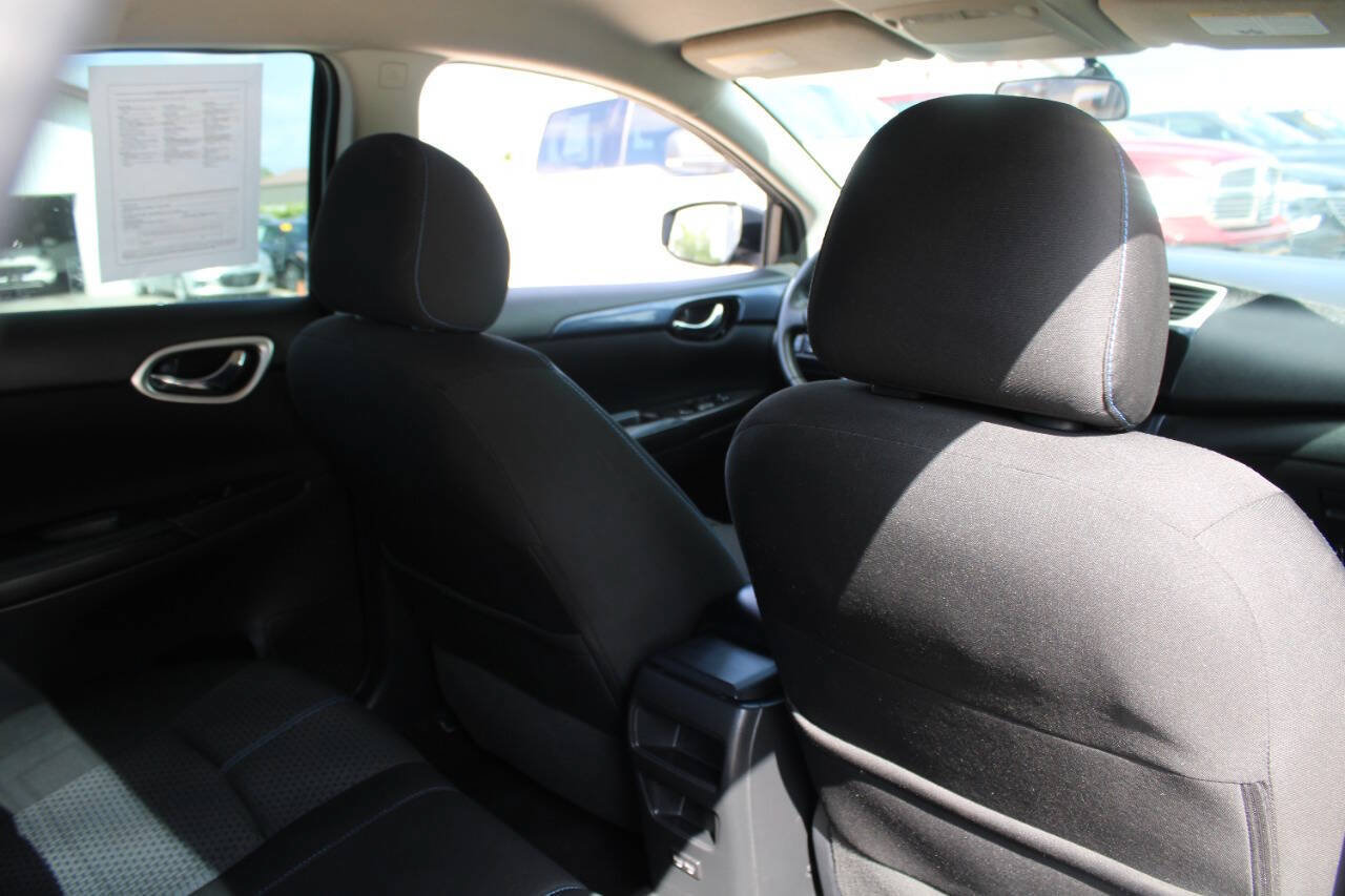 Used 2018 Nissan Sentra SR FWD image 10