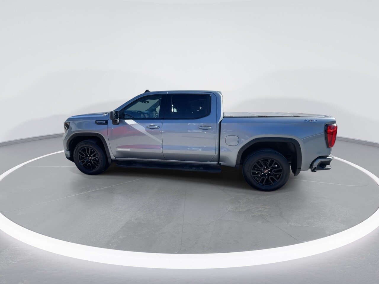 Used 2024 GMC Sierra 1500 Elevation w/ X31 Off-Road Package AWD/4WD image 5