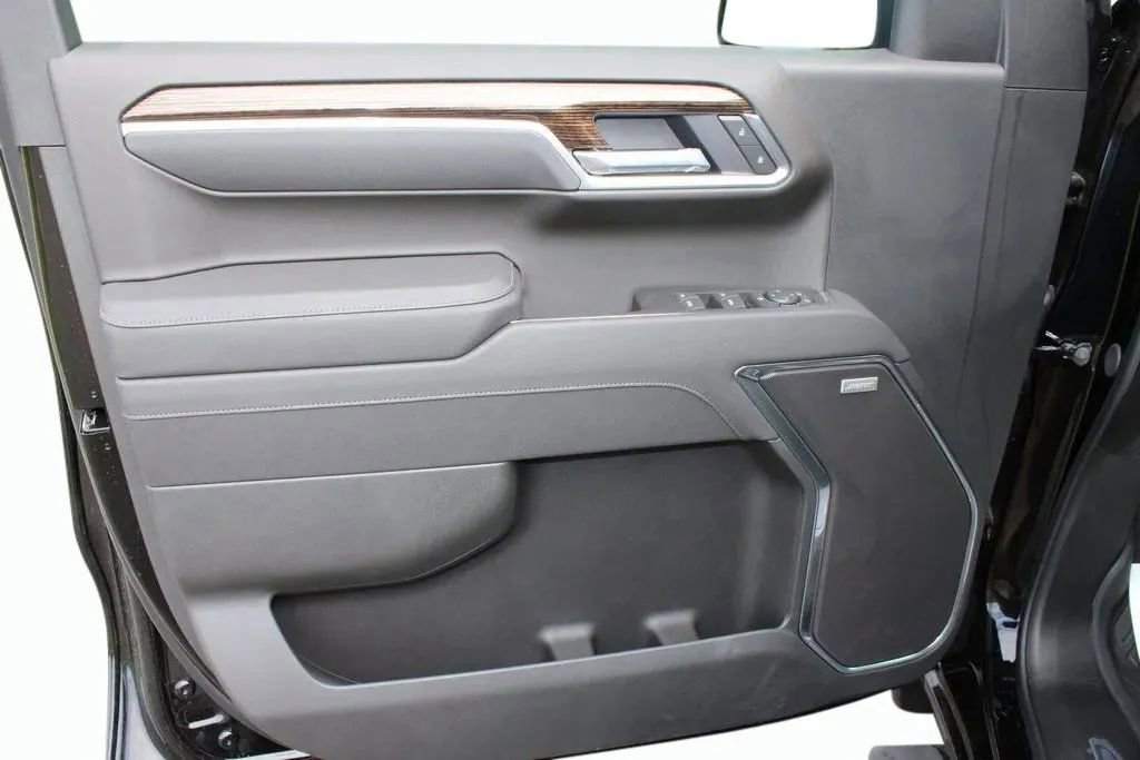 New 2025 GMC Sierra 1500 Elevation image 10