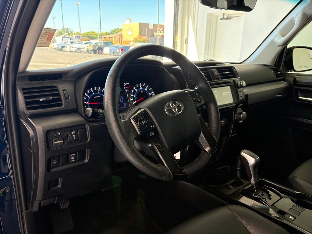 Used 2018 Toyota 4Runner TRD Off-Road AWD/4WD image 2