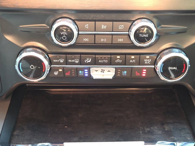 Used 2023 Ford F250 Lariat w/ Lariat Ultimate Package AWD/4WD image 29