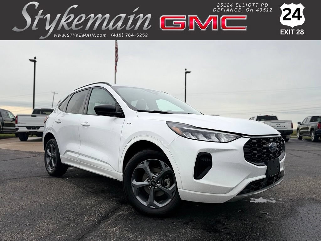 Used 2023 Ford Escape ST-Line AWD/4WD image 1