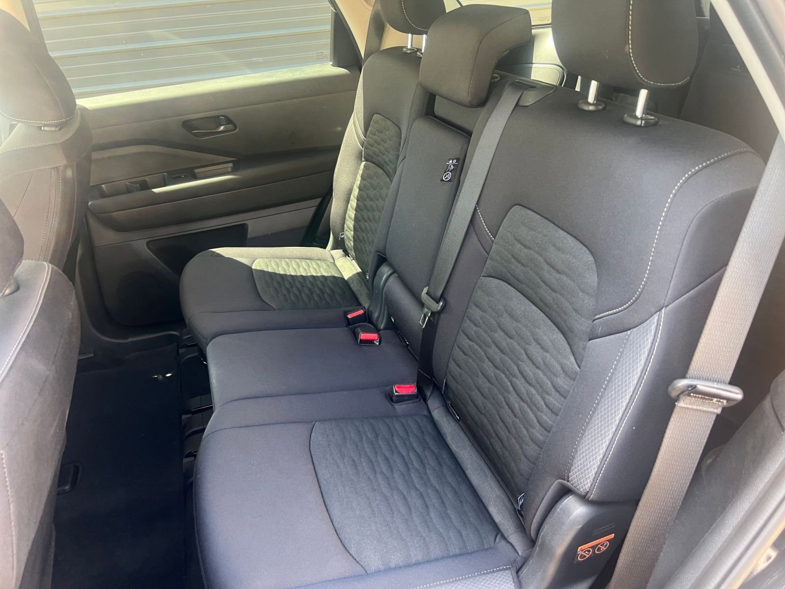 Used 2025 Nissan Pathfinder SV FWD image 25