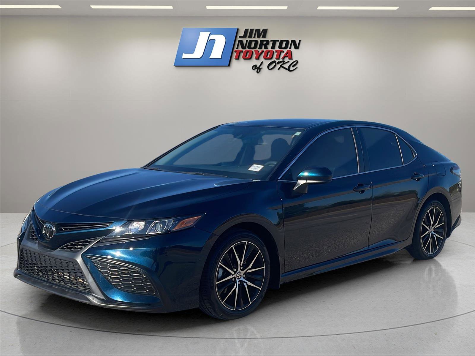 Used 2021 Toyota Camry SE