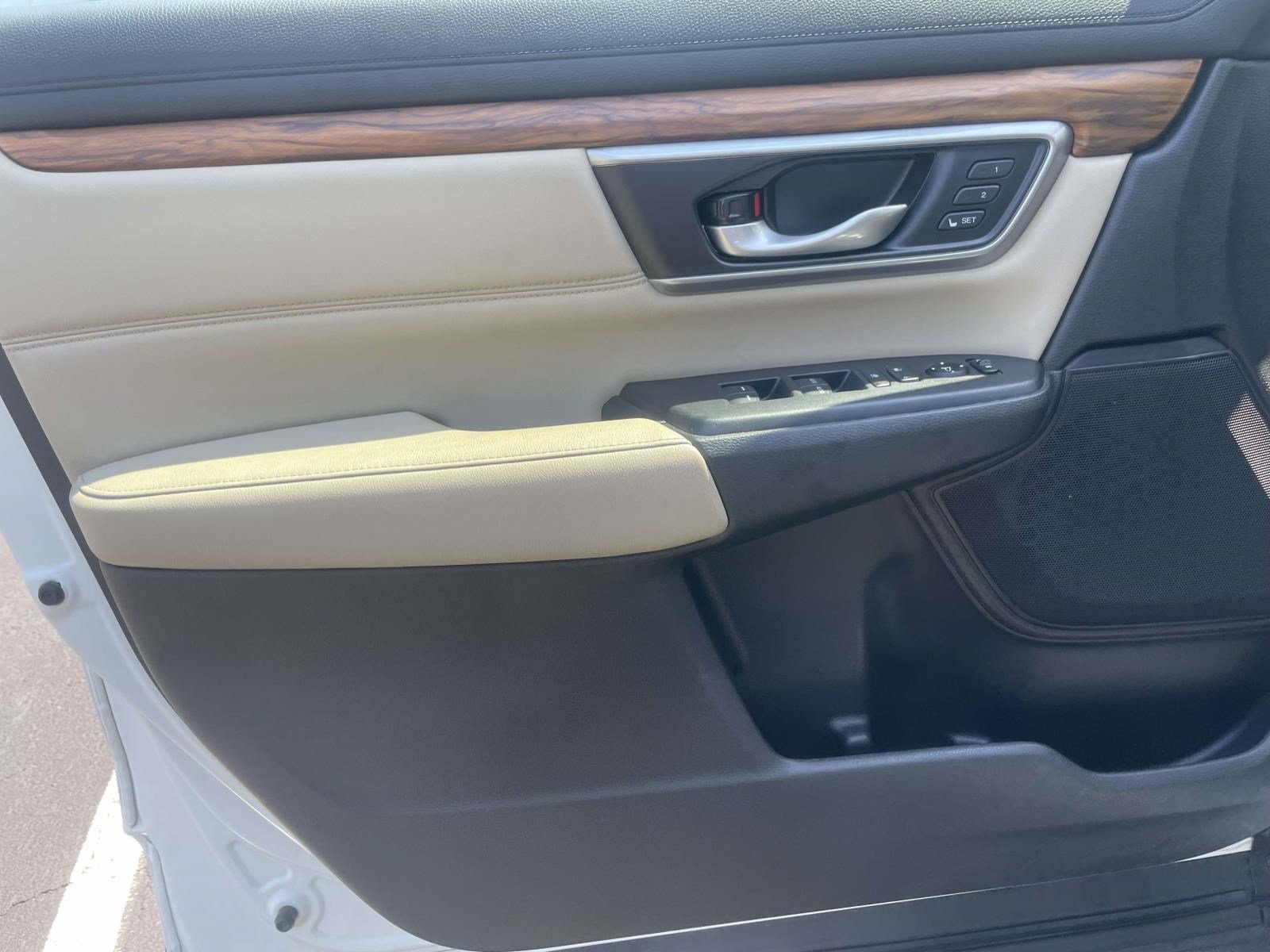 Used 2018 Honda CR-V Touring image 17