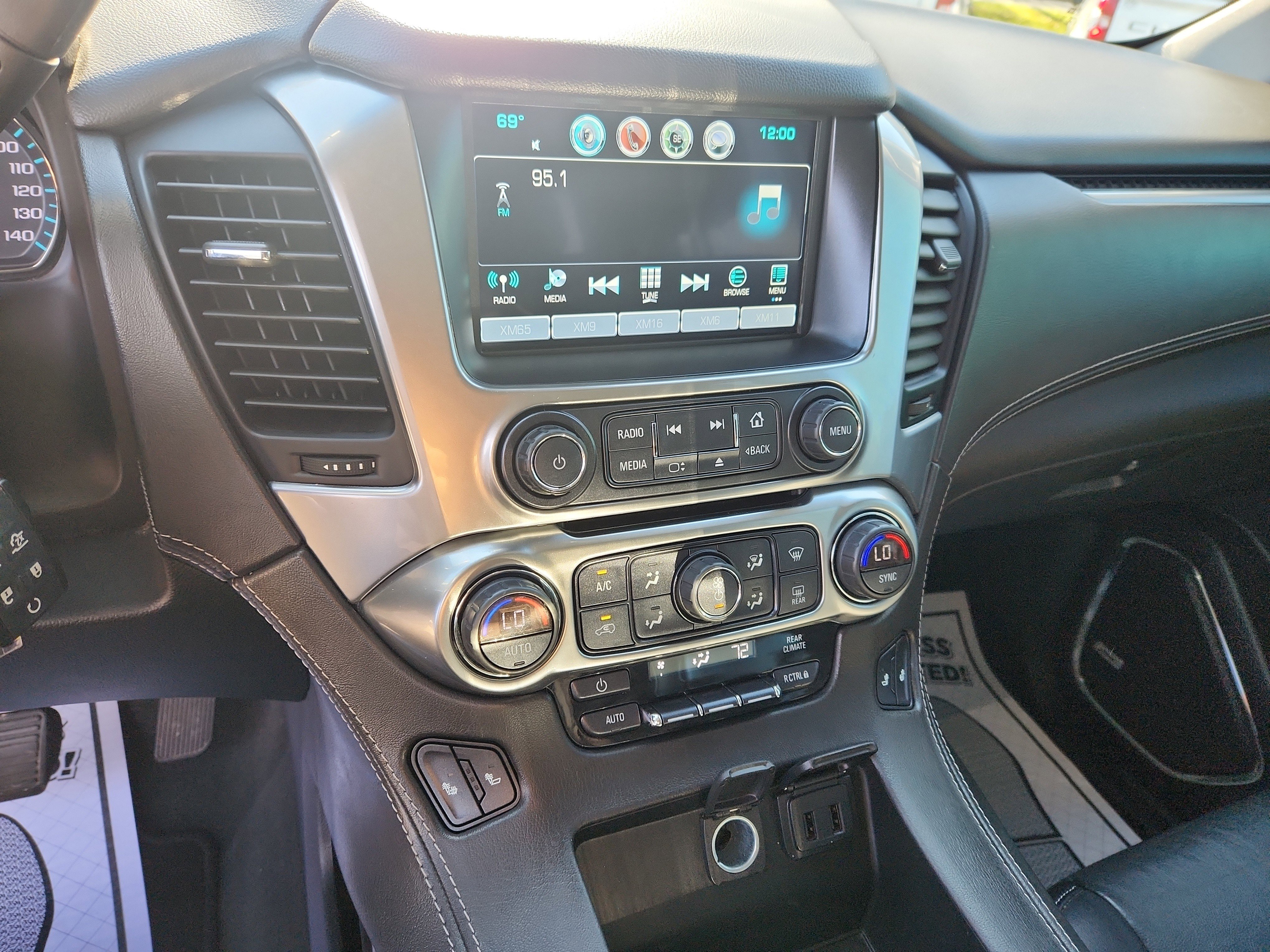 Used 2020 Chevrolet Tahoe LT image 25