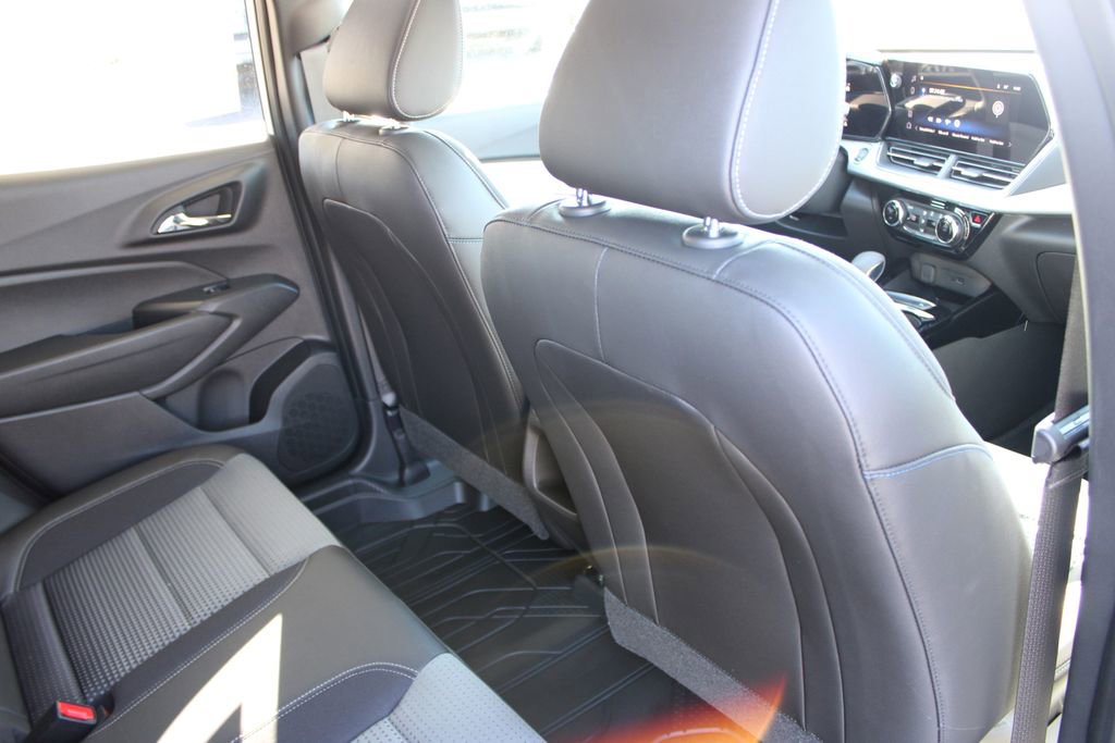 New 2026 Chevrolet Trax LT w/ Sunroof Package image 28