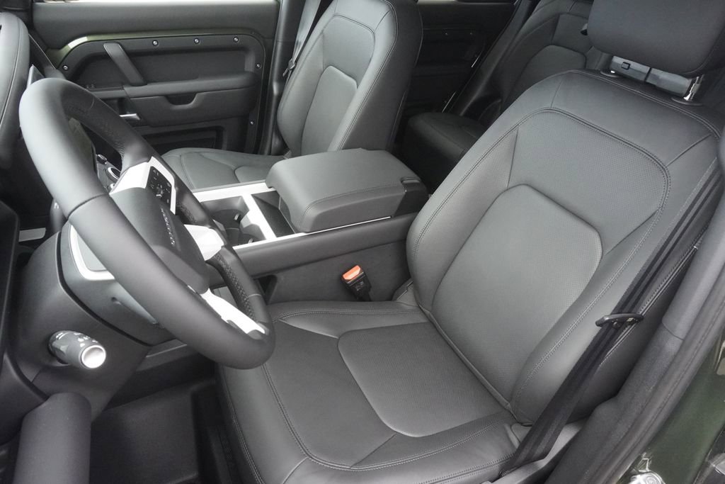 New 2026 Land Rover Defender 130 X-Dynamic SE image 20