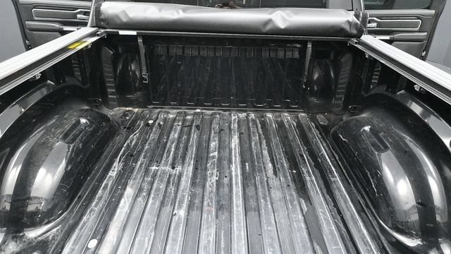 Used 2019 RAM 1500 Laramie AWD/4WD image 29