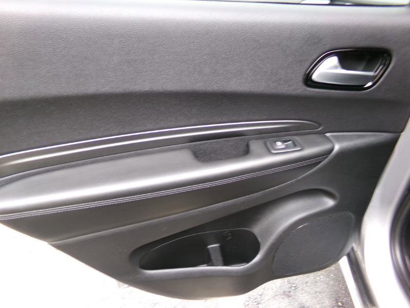 Used 2021 Dodge Durango SXT image 31