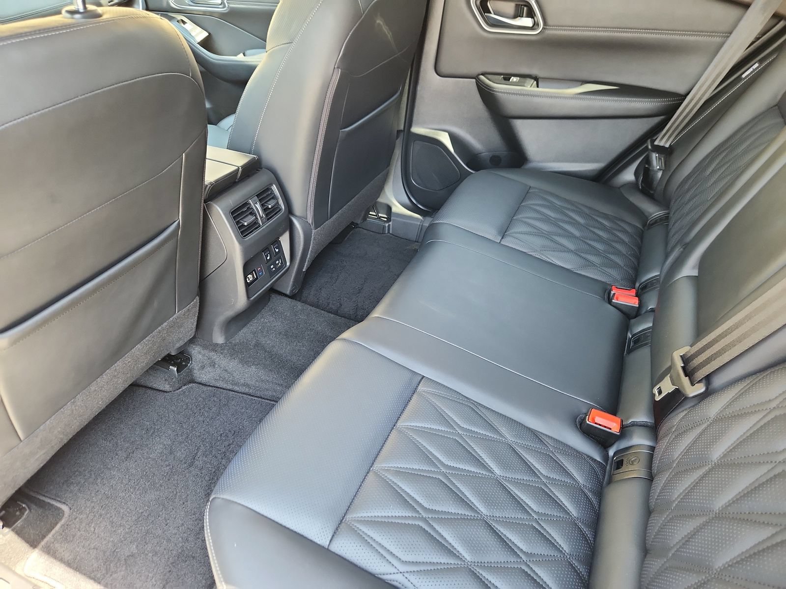 Used 2023 Nissan Rogue Platinum w/ Platinum Premium Package AWD/4WD image 11