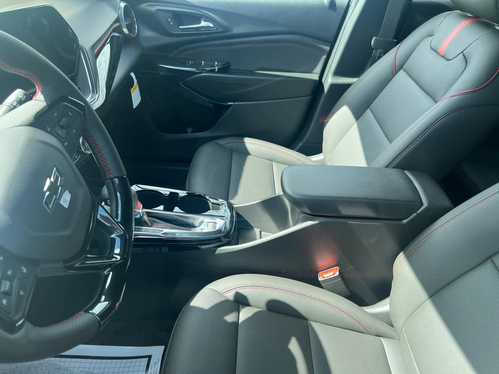 New 2026 Chevrolet Trax RS w/ Sunroof Package FWD image 7