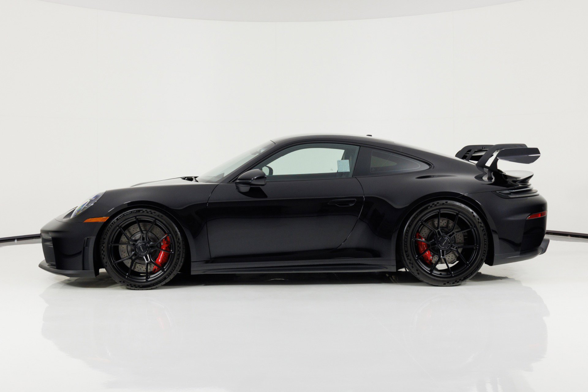 Used 2025 Porsche 911 GT3 RWD image 6