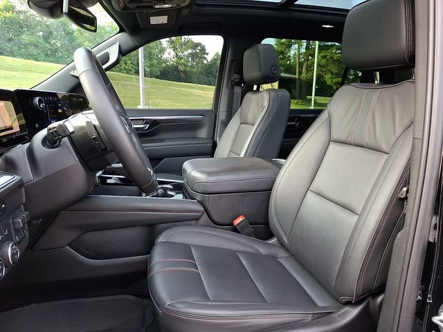 Used 2025 Chevrolet Suburban RST w/ RST Capability Package AWD/4WD image 15
