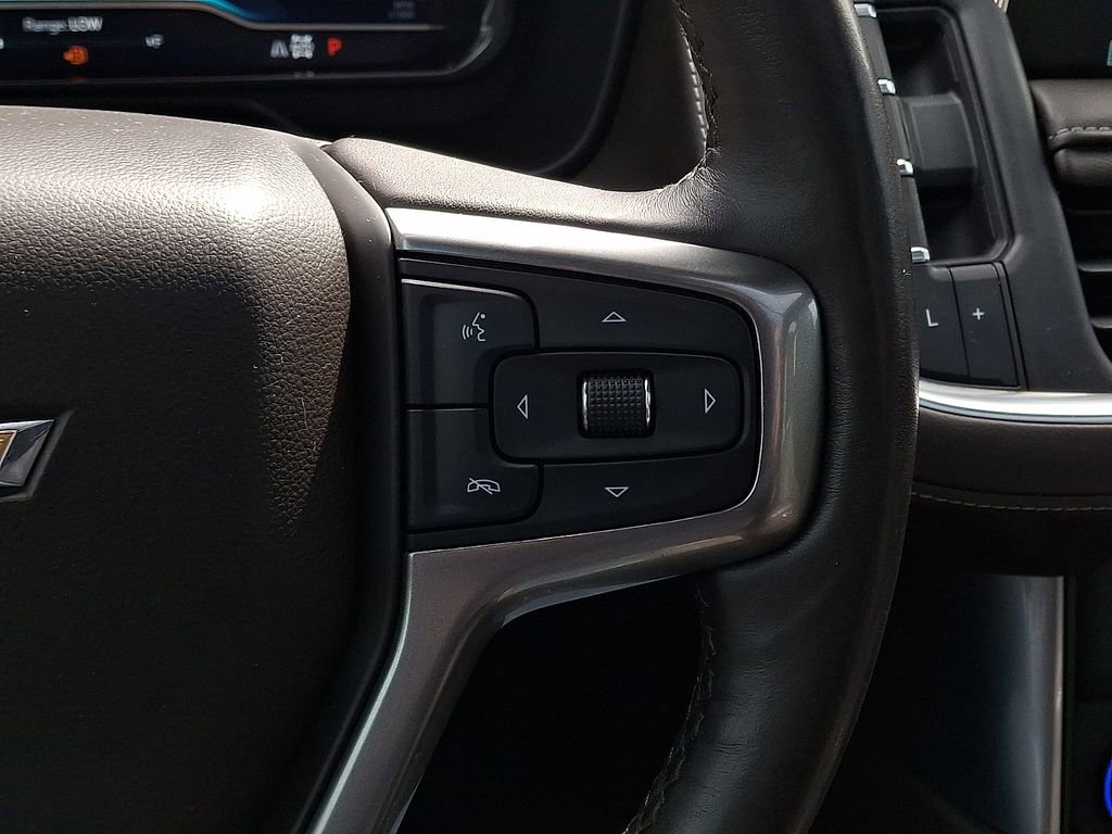 Used 2023 Chevrolet Suburban LT w/ Luxury Package image 23