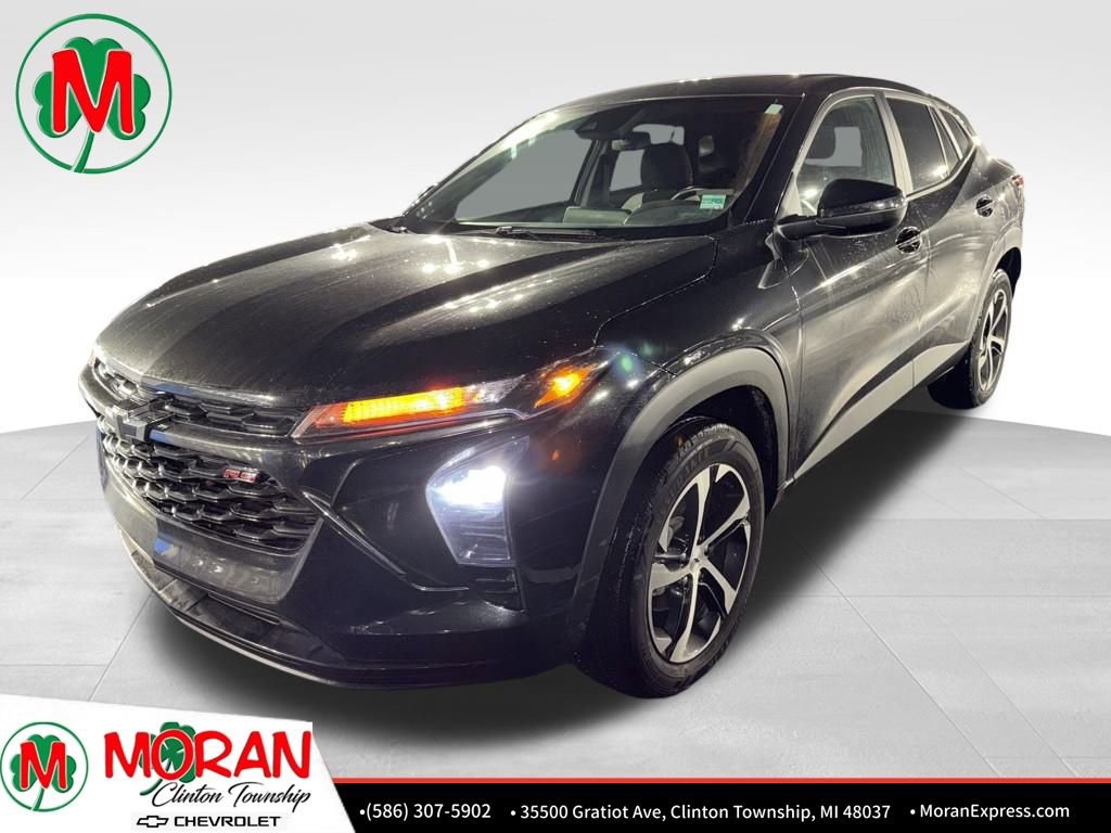 Certified 2024 Chevrolet Trax RS w/ Driver Confidence Package image 1